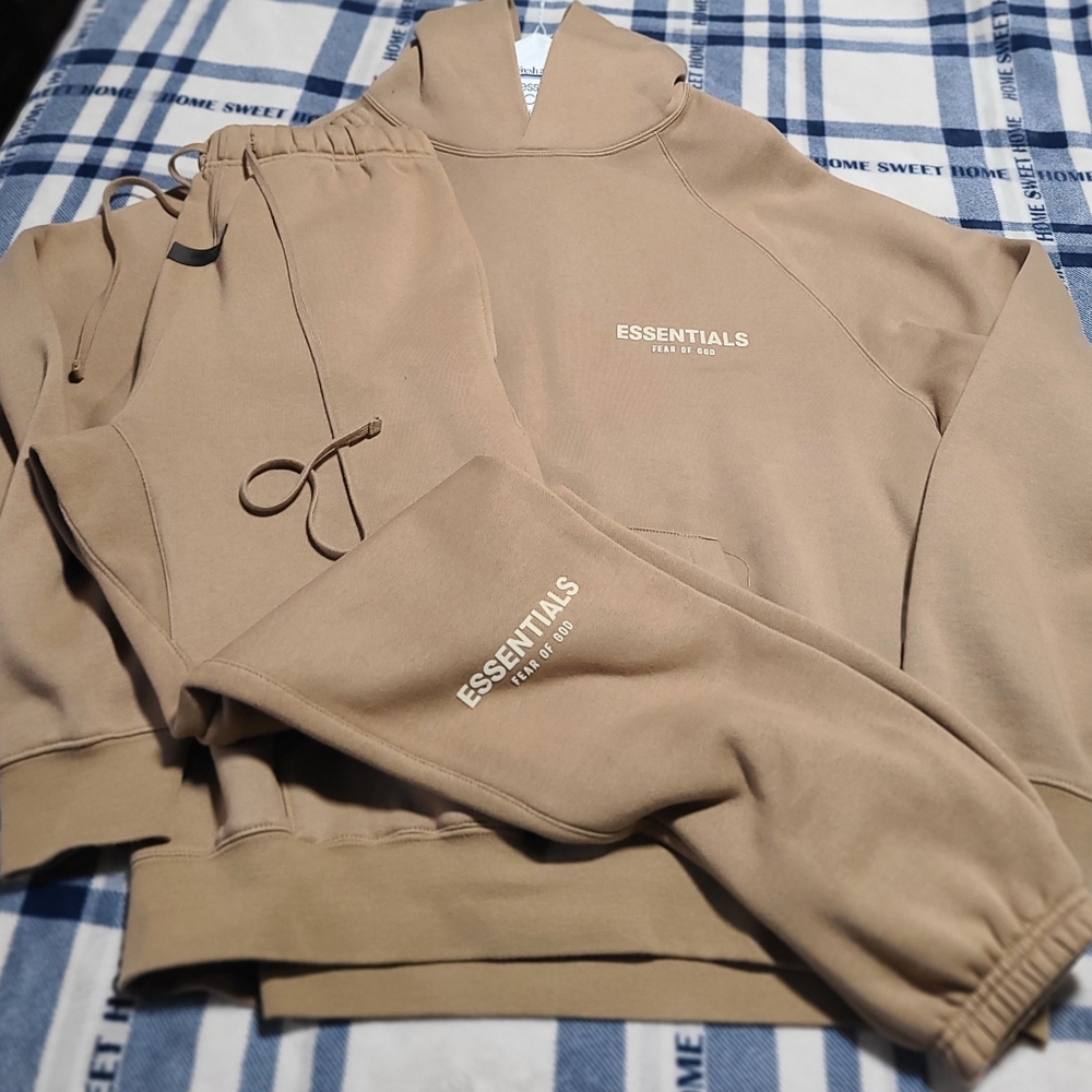 Mens Essentials fear of god outfit